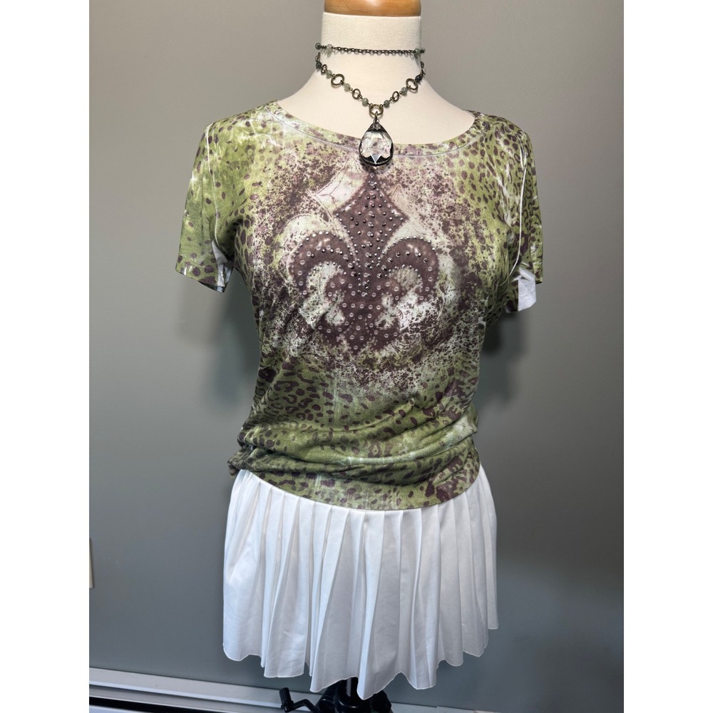 Katie's Kloset Green Leopard Print Fleur De Lis‎ Embellished T Shirt Medium